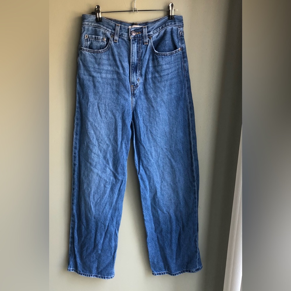 Levi’s Premium Womens High Loose Jeans Size: 27